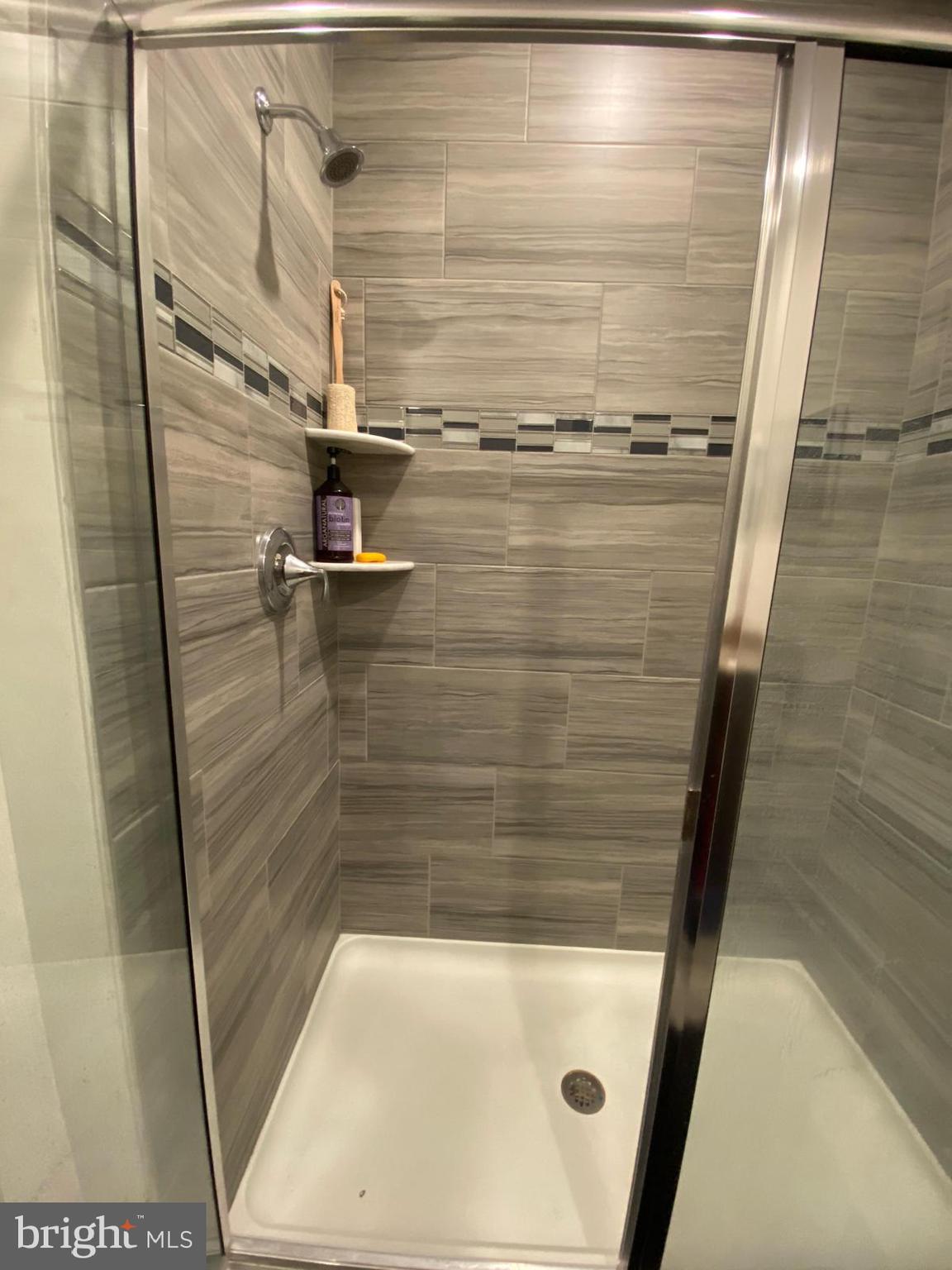 LOCHIEL FARM - Residential Lease