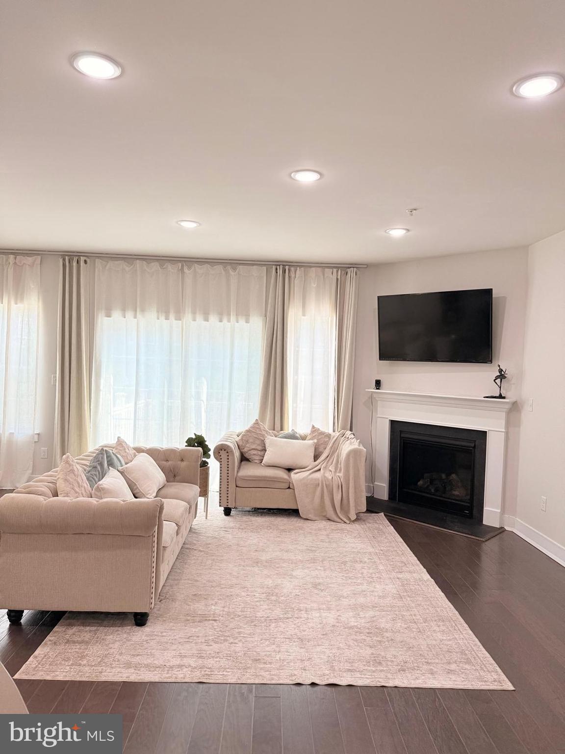 LOCHIEL FARM - Residential Lease