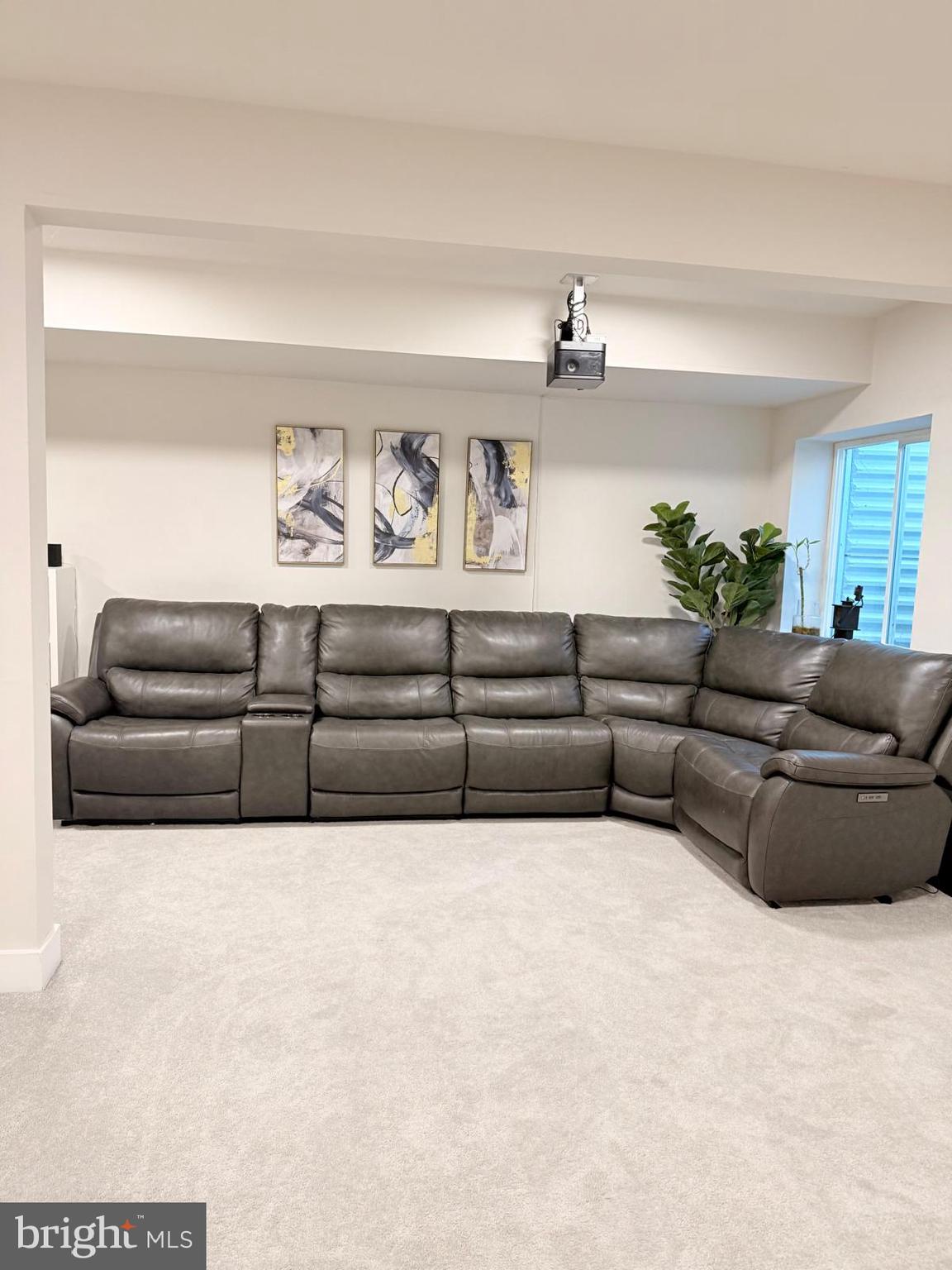 LOCHIEL FARM - Residential Lease