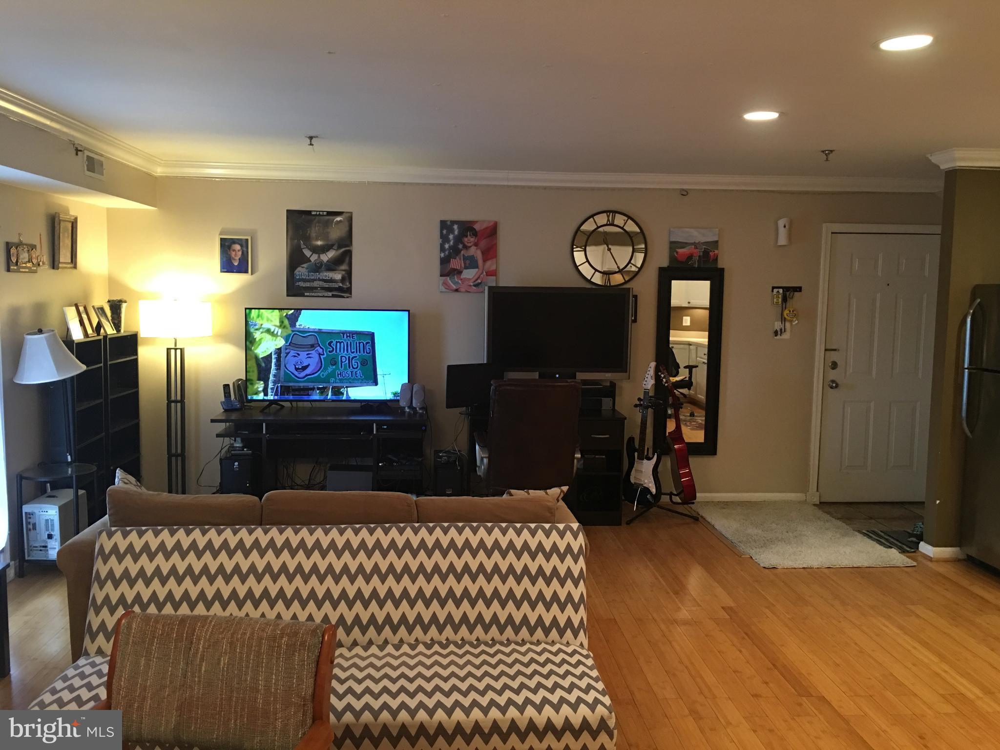 CEDAR LEE CONDOMINIUM - Residential