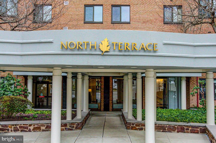 OPEN HOUSE SUNDAY MARCH  8TH FROM 1:00-3:00.  From the moment you enter Oak Hill's North Terrace , you'll appreciate the sophisticated decor in the lobby and hallways.  As you open the door to Unit 403, you'll be impressed with the abundance of sunlight and the warm neutral color scheme.  This spacious condo is move-in ready with a brand new HVAC system.  The layout allows for cozy spaces as well as room for guests to gather.   This floorplan is very versatile, including a flex space for a potential home office (currently used as a dining area). The kitchen has an abundance of cabinets and ample counter space. The large bedroom comes complete with a walk-in closet with a professionally installed organizer system.  There is also a second large closet between the bedroom and bathroom. The bright white tile bathroom is roomy,  with a generously sized vanity, linen closet and a freshly reglazed tub. A washer and dryer are conveniently located in a closet outside of the bathroom; there is also an on-site laundry facility on each floor.  The fourth floor location is ideal, as there are no neighbors above you. Enjoy the many amenities that Oak Hill has to offer: heated pool-fitness center-tennis-pickleball-basketball-playground-upscale clubhouse with kitchen.  The utilities of water, gas and sewer are included in the condo fee; there is a nominal monthly electric fee.  This is a pet friendly community in a desirable location which is close to Conshy, Manayunk and Center City.