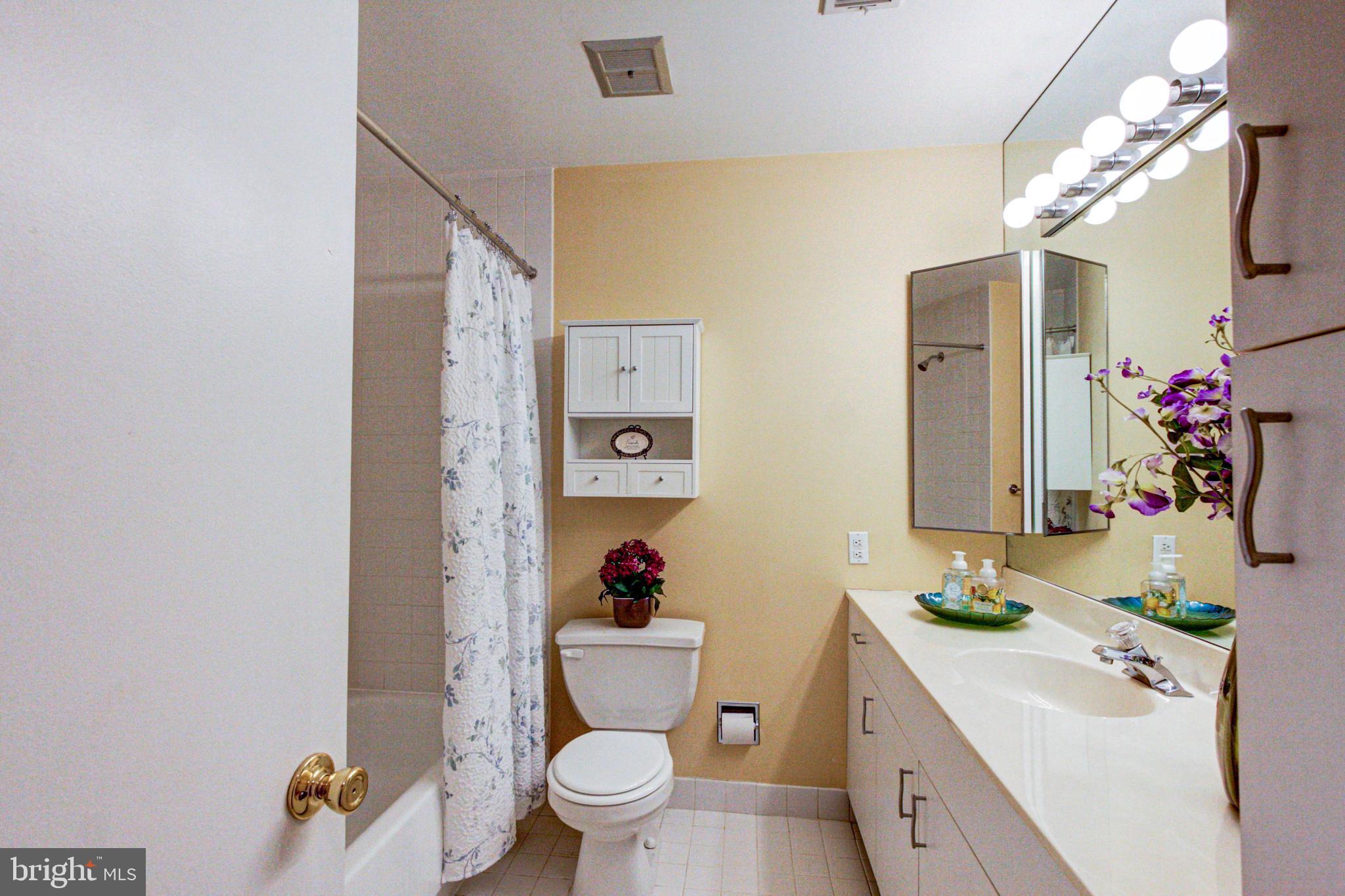 OAK HILL - Residential