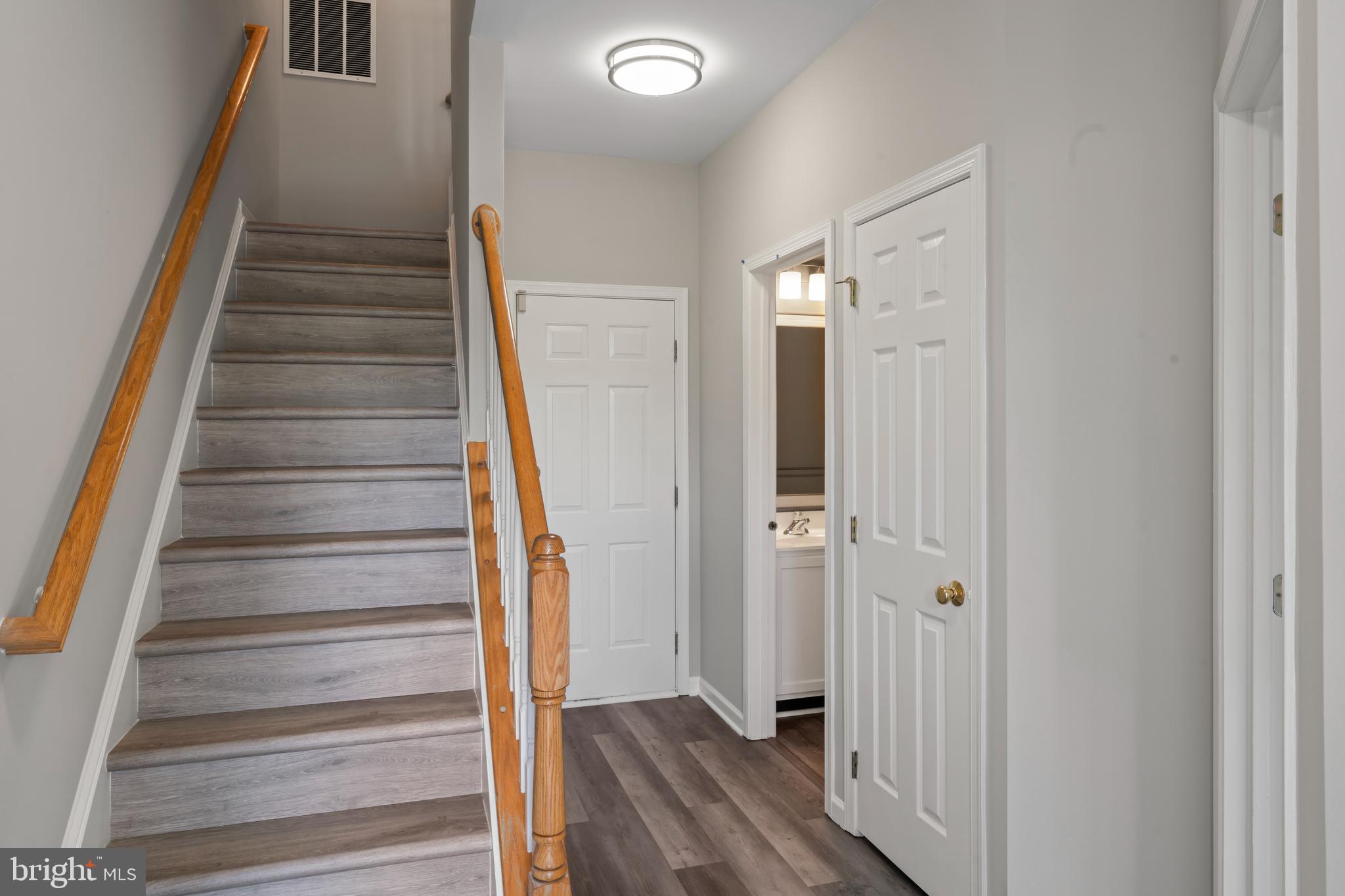 SOUTH RIDING - Residential Lease