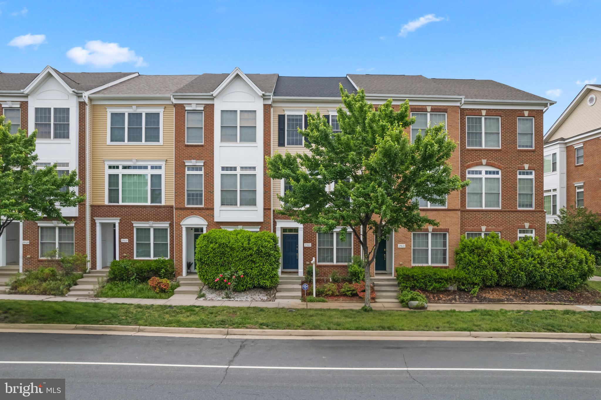 SOUTH RIDING - Residential Lease