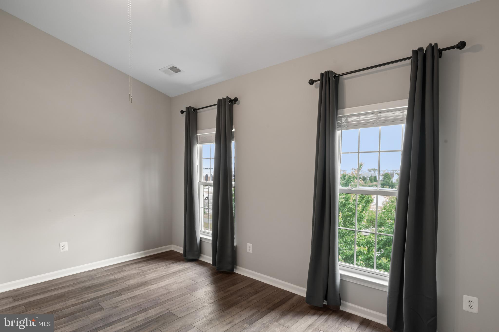 SOUTH RIDING - Residential Lease