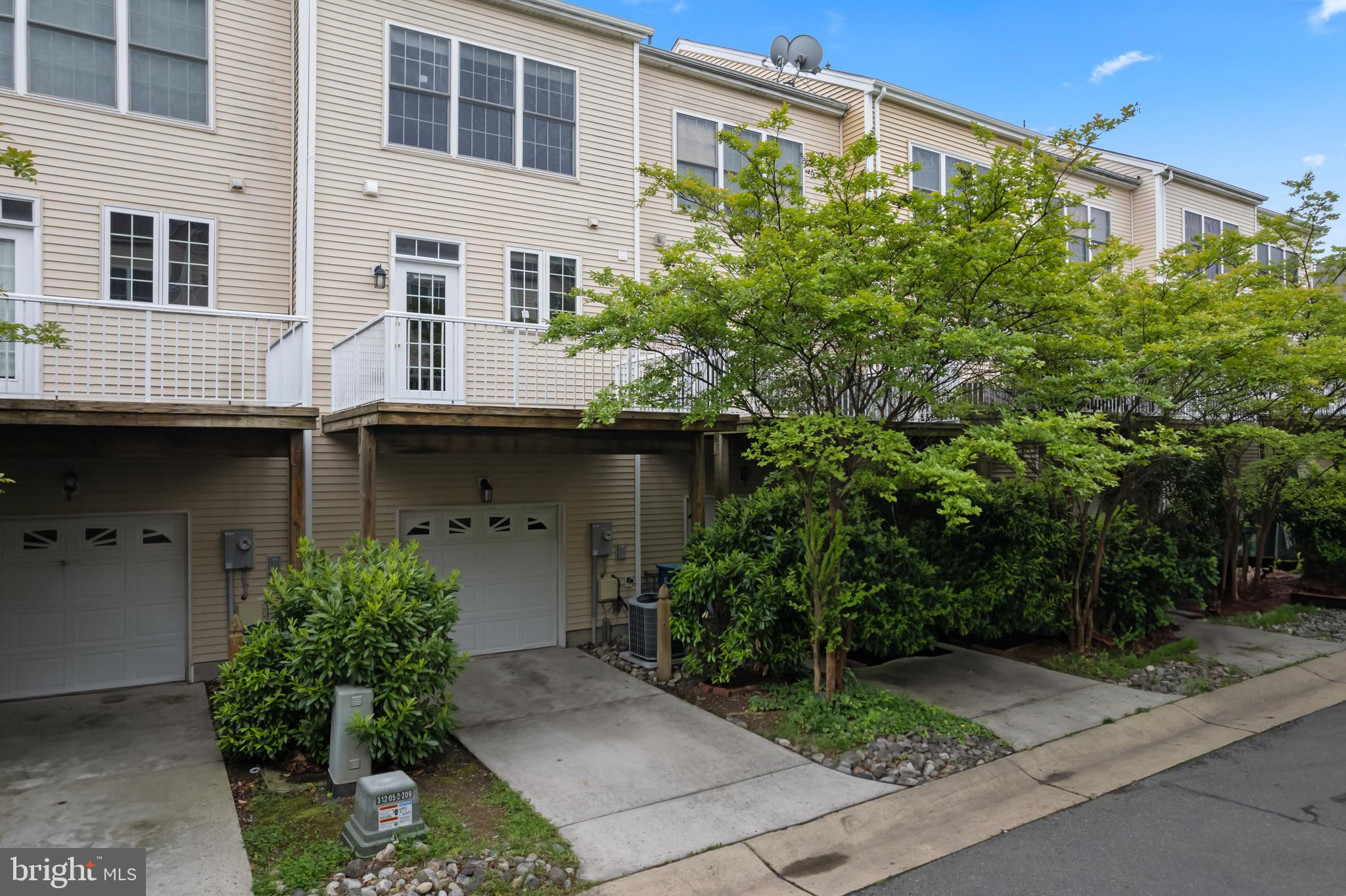 SOUTH RIDING - Residential Lease