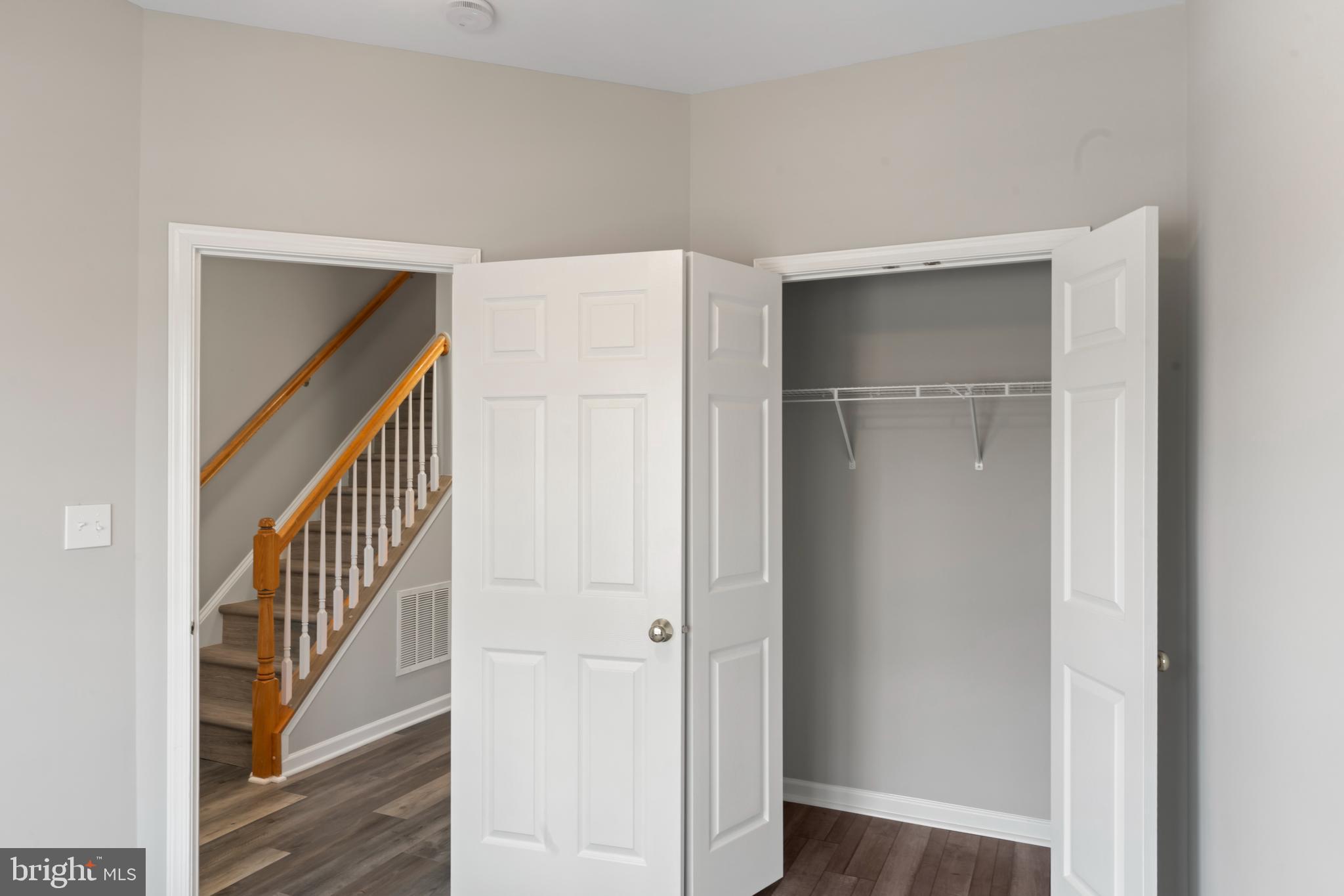 SOUTH RIDING - Residential Lease