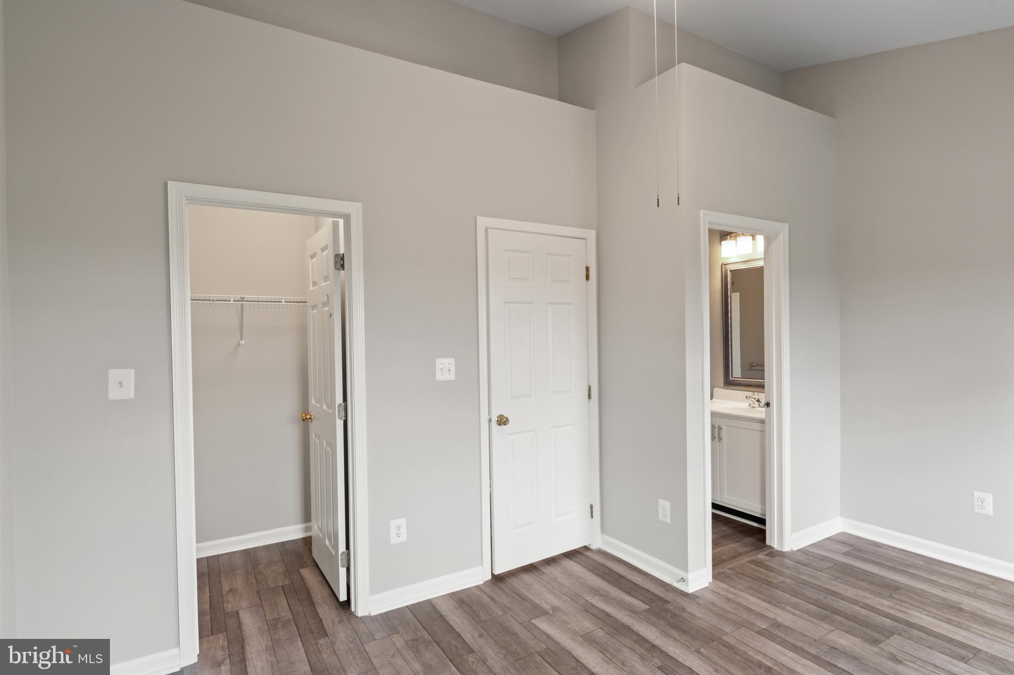 SOUTH RIDING - Residential Lease