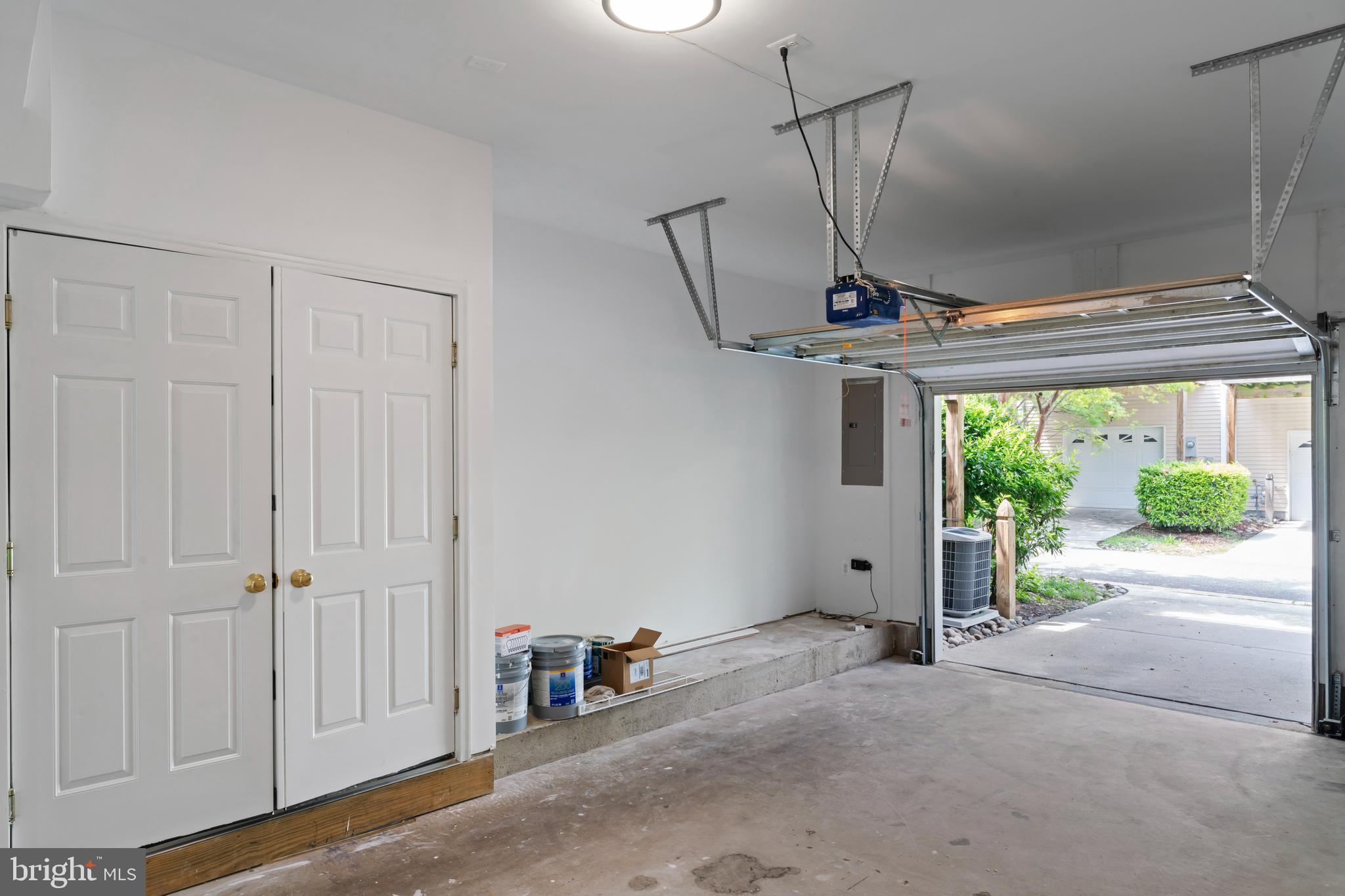 SOUTH RIDING - Residential Lease