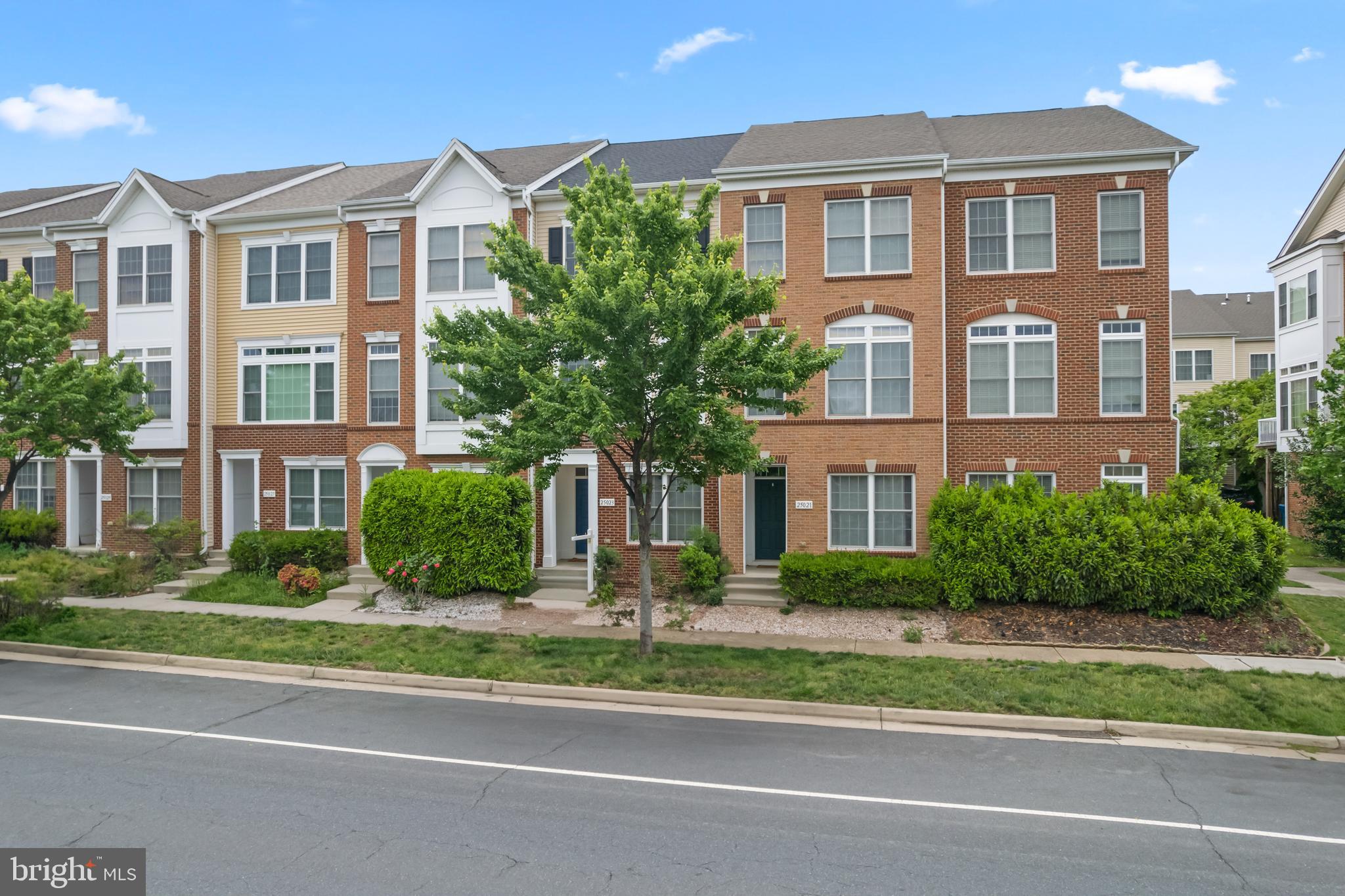 SOUTH RIDING - Residential Lease