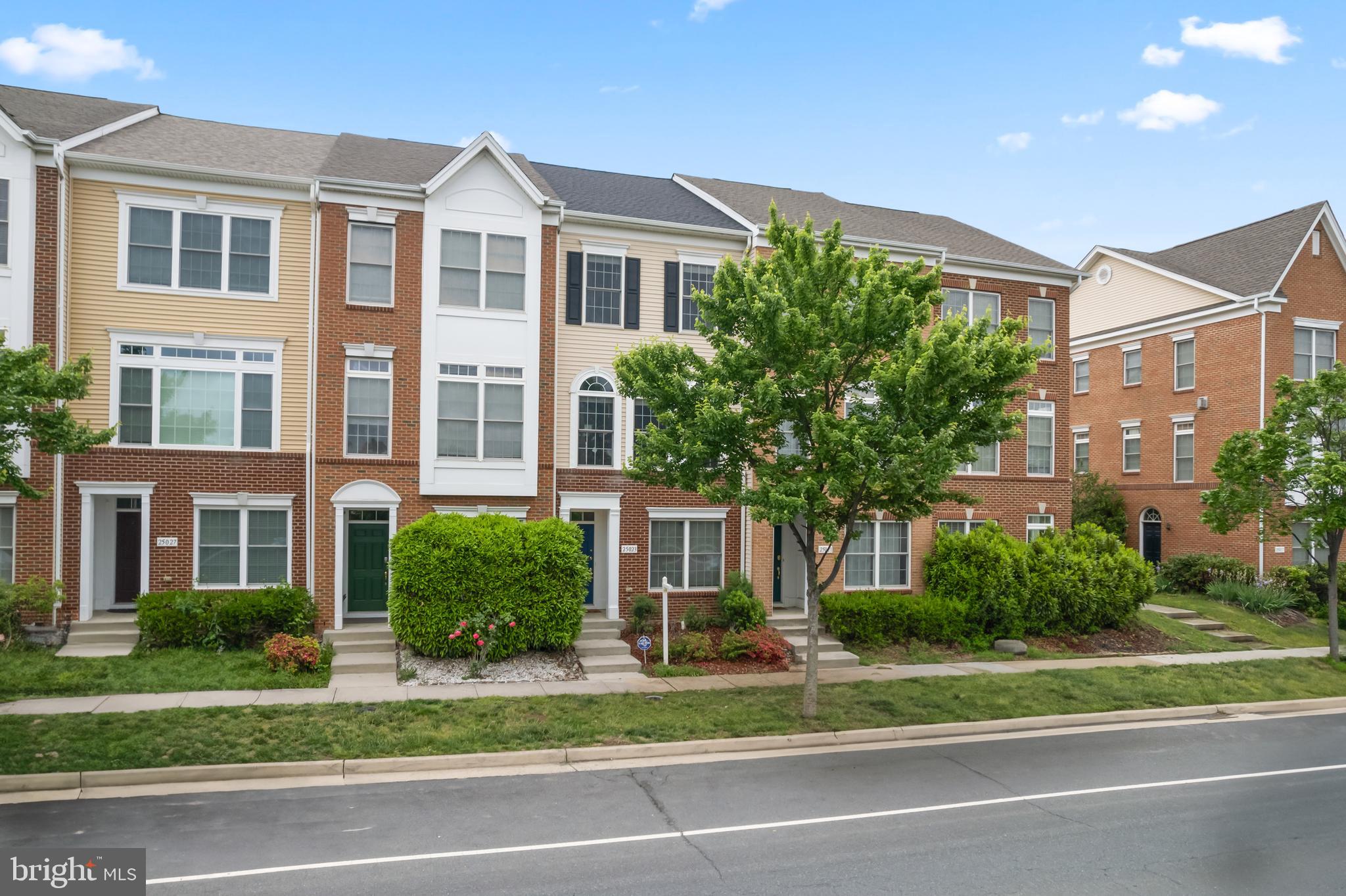 SOUTH RIDING - Residential Lease