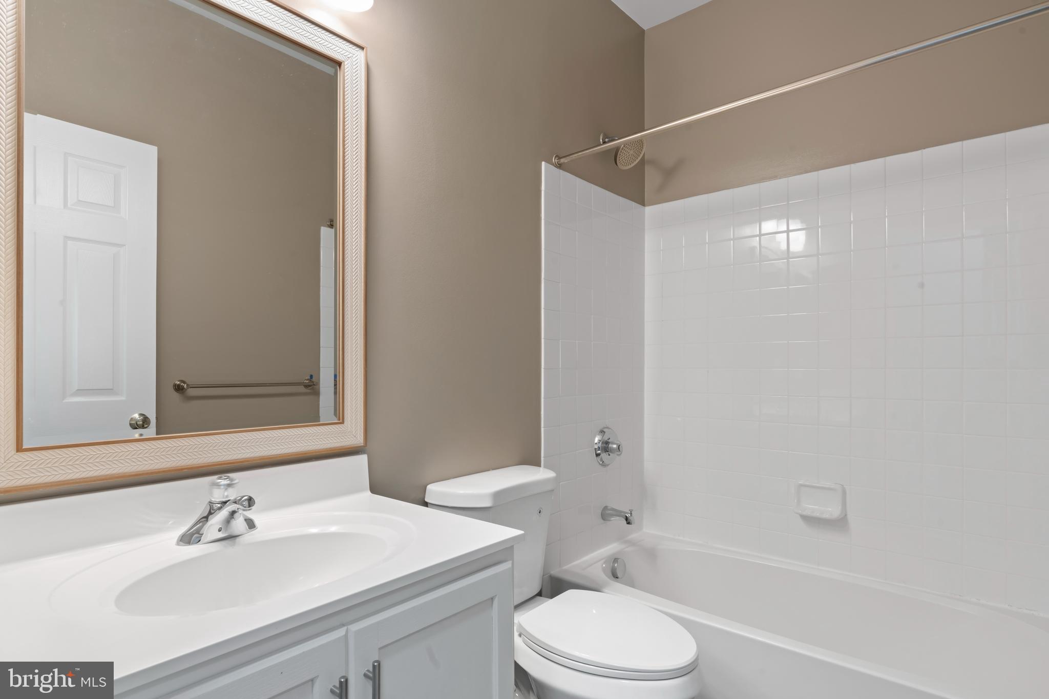 SOUTH RIDING - Residential Lease