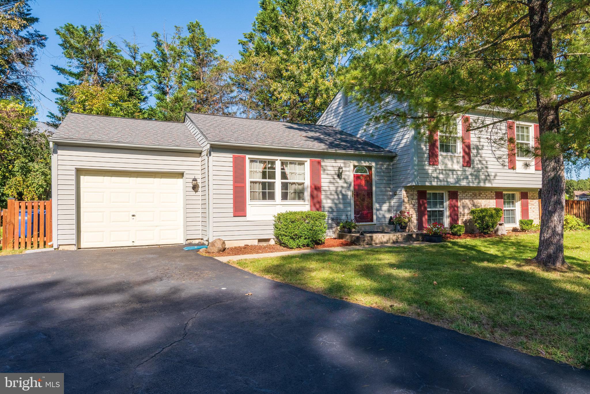 HUNTERS CREEK - Residential