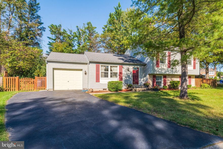 Welcome to this beautiful single family home located in the heart of Herndon. . Located on a quiet cul-de-sac. 4 bedrooms, 3 full baths. House has gleaming hardwood flooring on the main level and upper level hall, brand new carpeting in the bedrooms, and beautiful  wood look porcelain tile in the basement. Upper level just painted lower and mid levels were painted recently as well. Granite and SS appliances in the kitchen. One car garage. Two recently updated bathrooms. Updated dual pane windows. Lower level basement has the 4th bedroom and an updated full bath. Silver Line Metro is coming soon and is approximately 2 miles away.
