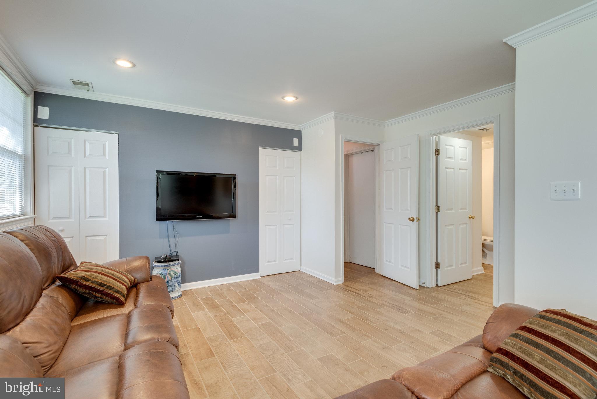 HUNTERS CREEK - Residential