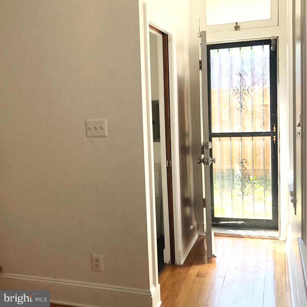 HOLLINS MARKET - Residential Lease