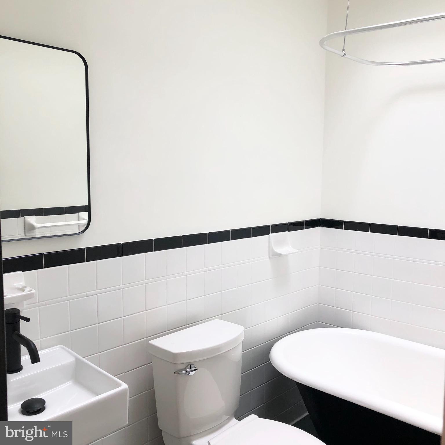 HOLLINS MARKET - Residential Lease