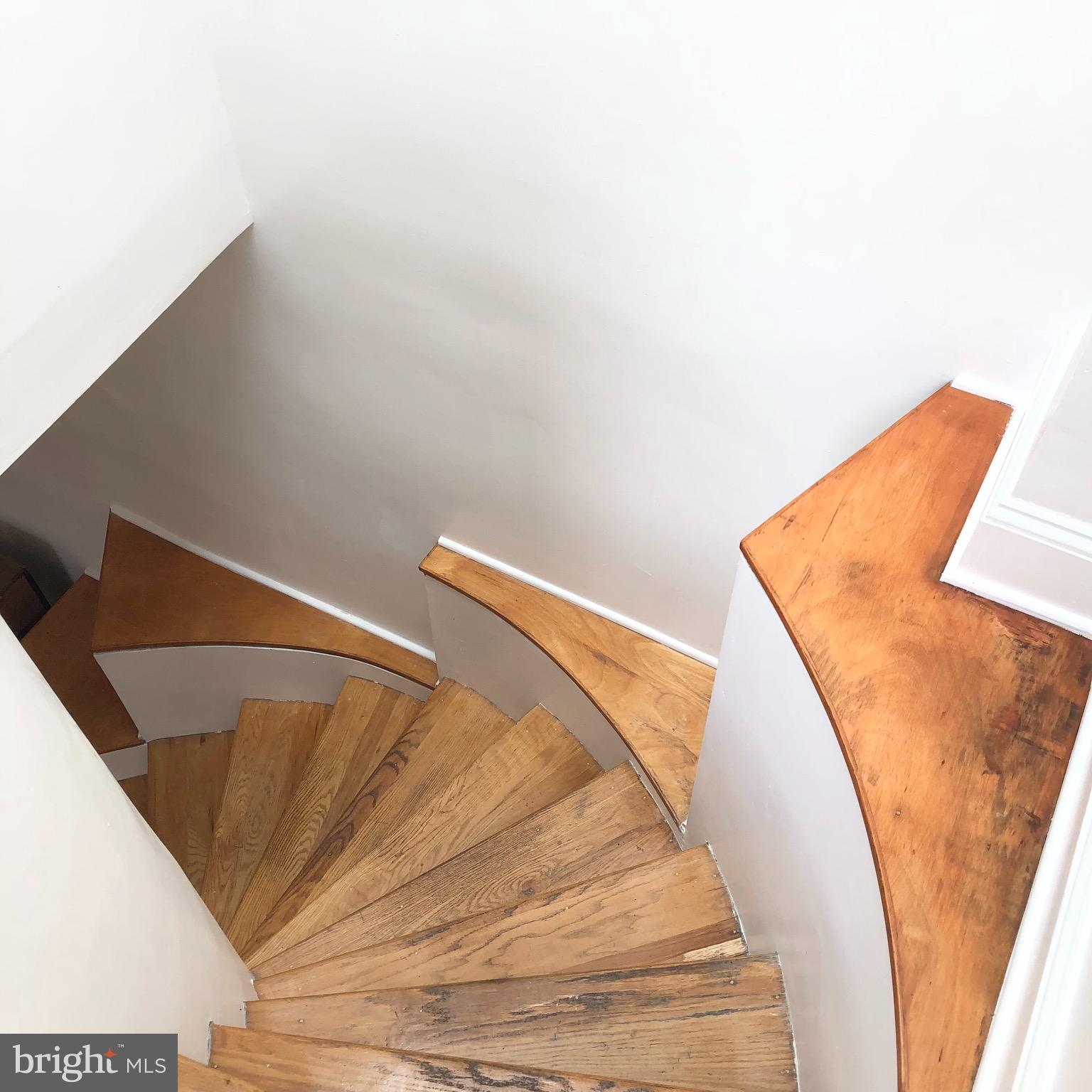 HOLLINS MARKET - Residential Lease