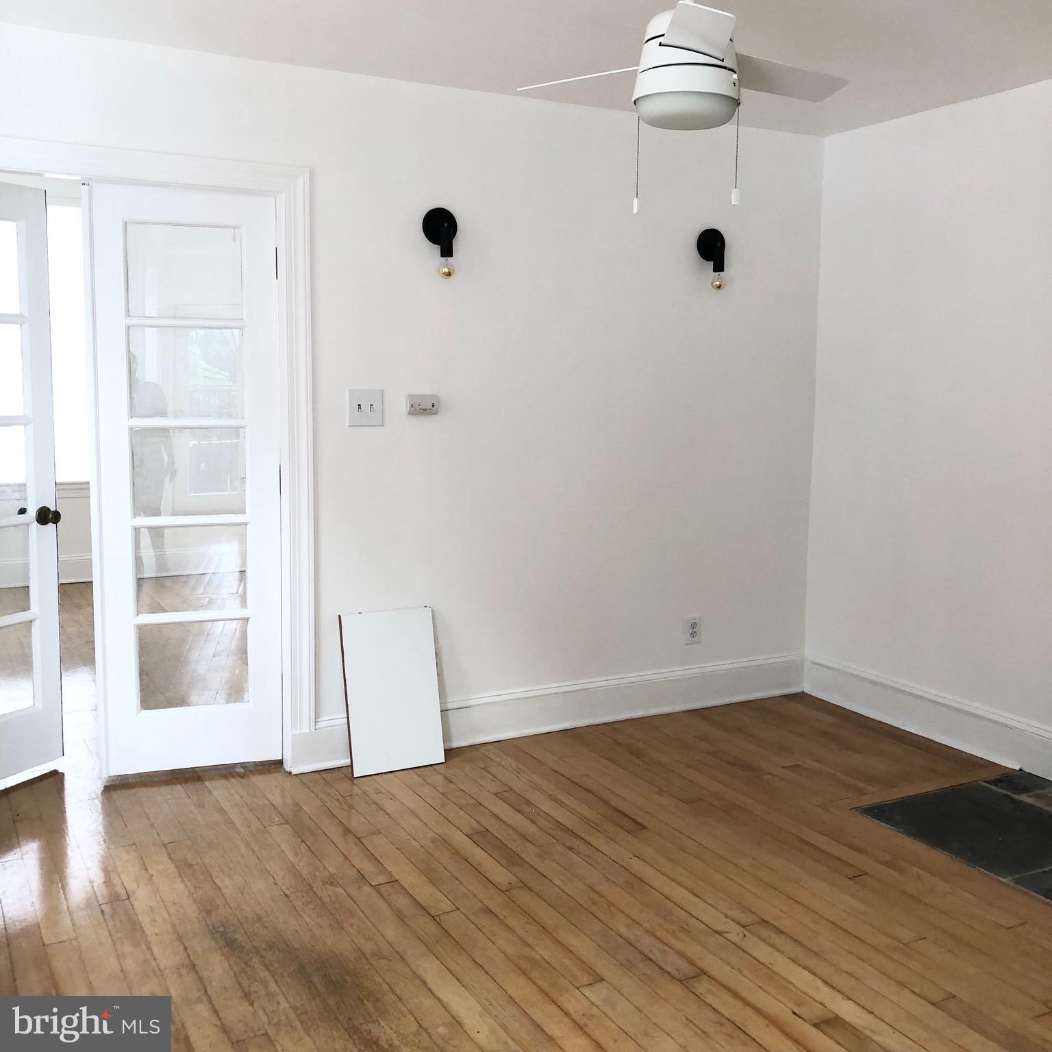 HOLLINS MARKET - Residential Lease