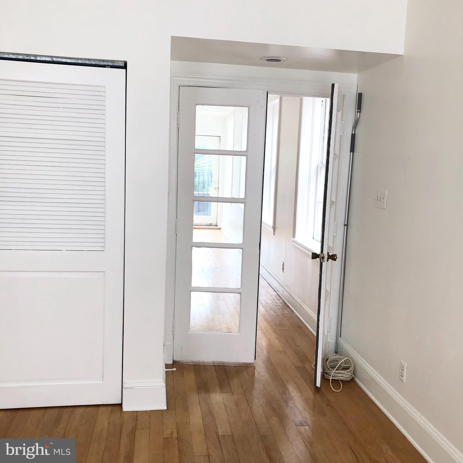 HOLLINS MARKET - Residential Lease