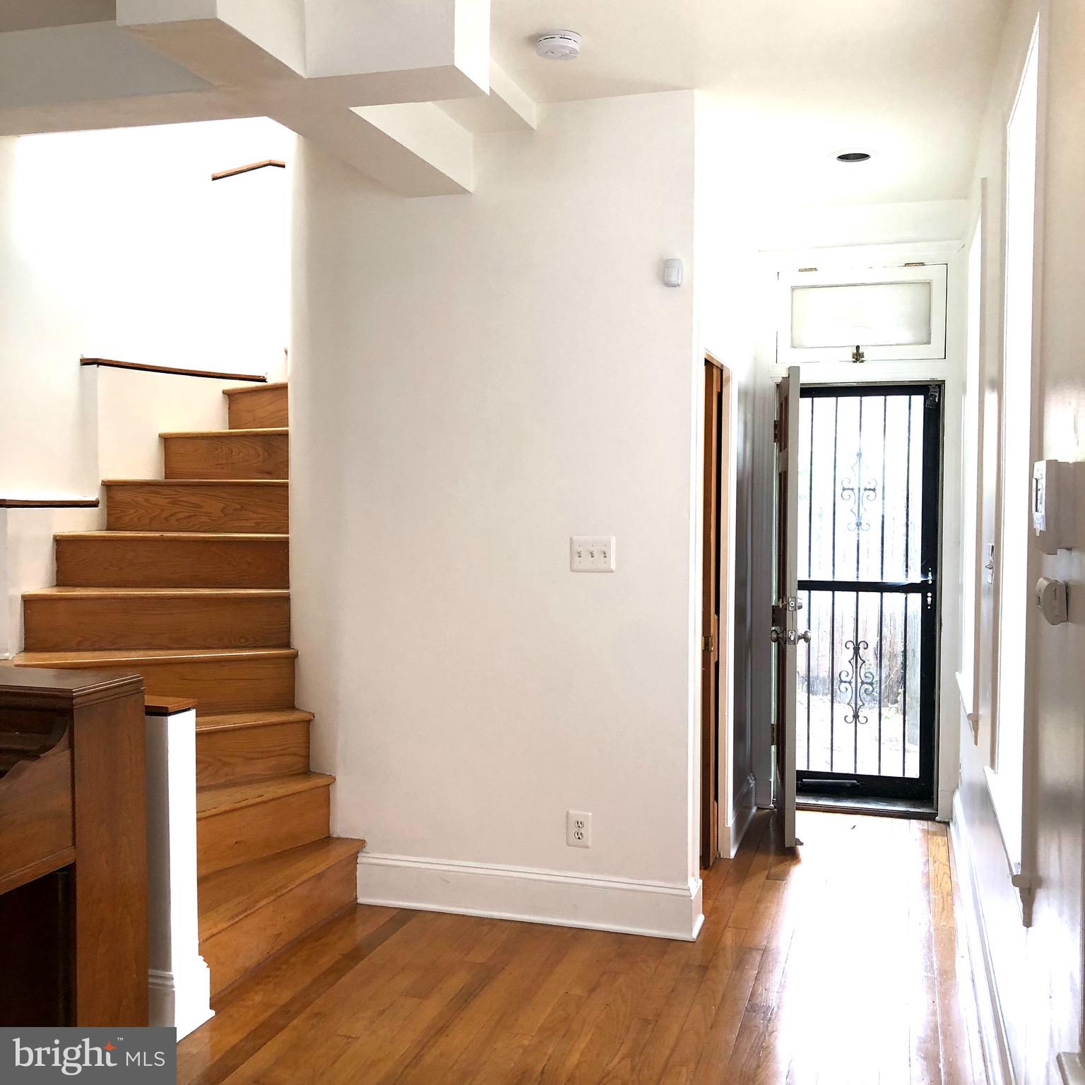 HOLLINS MARKET - Residential Lease