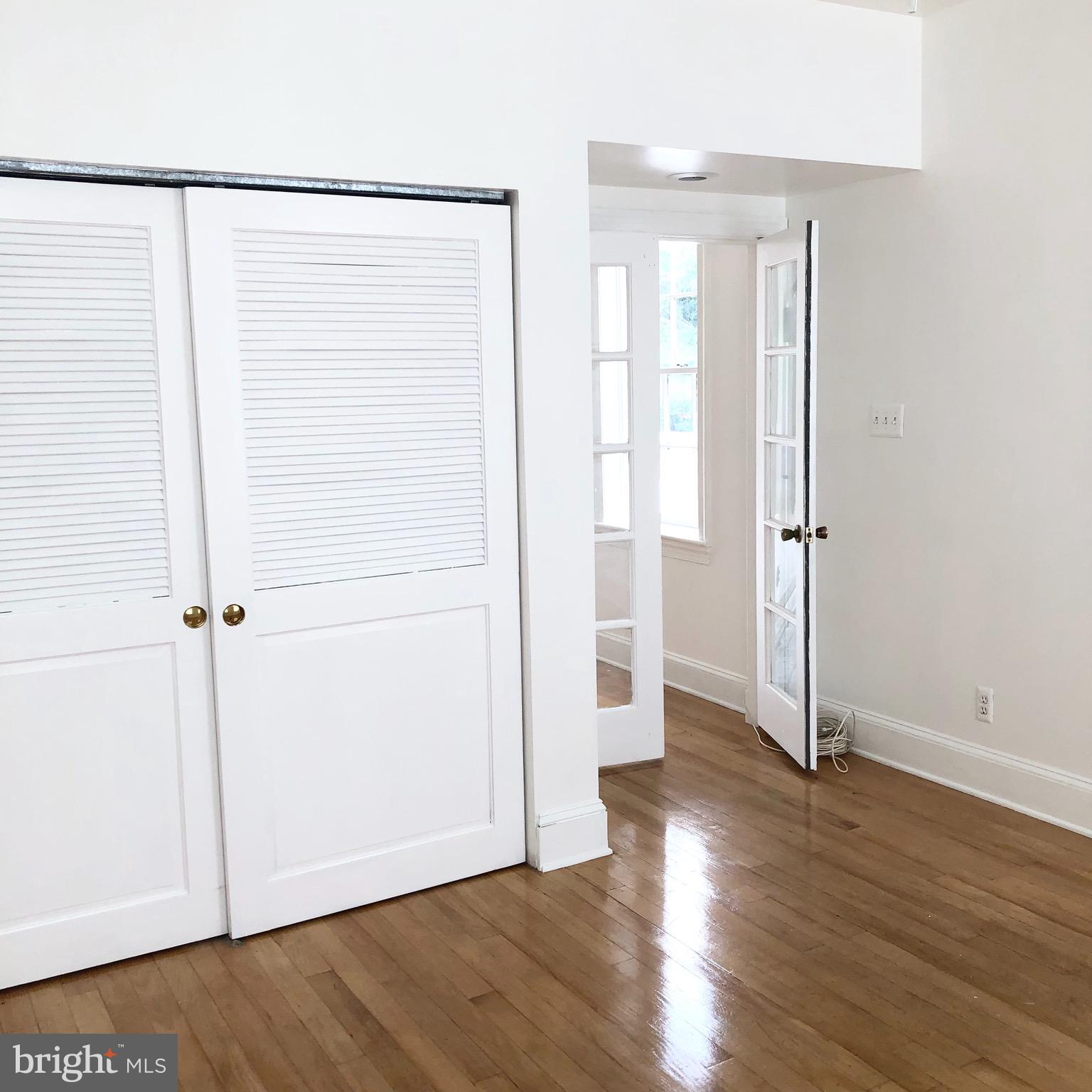 HOLLINS MARKET - Residential Lease