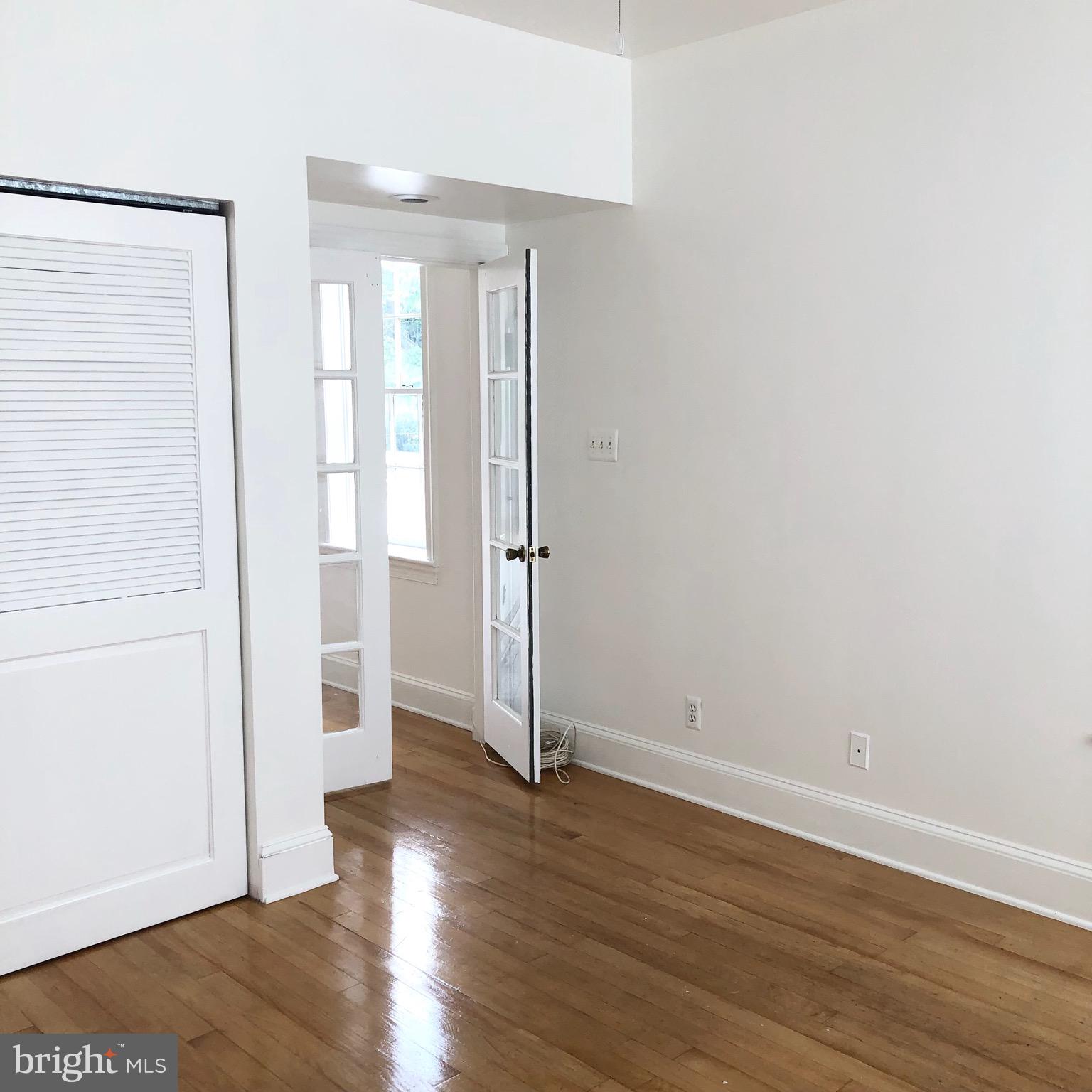 HOLLINS MARKET - Residential Lease