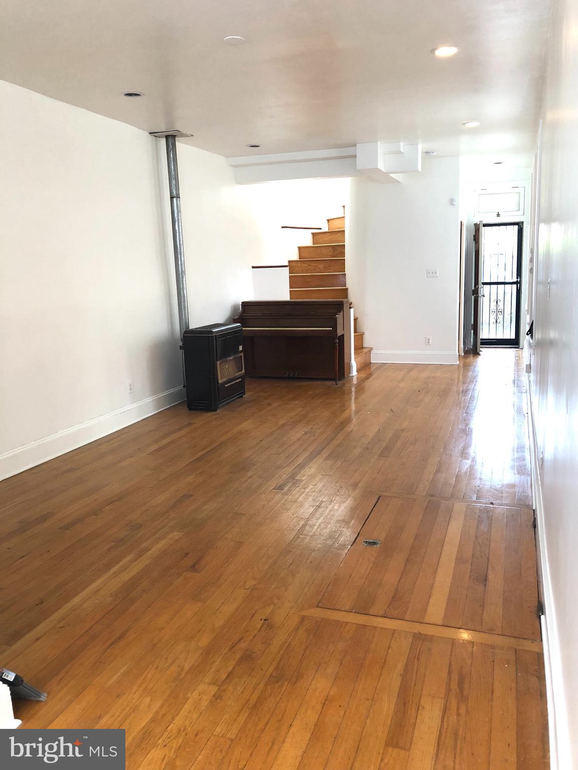 HOLLINS MARKET - Residential Lease