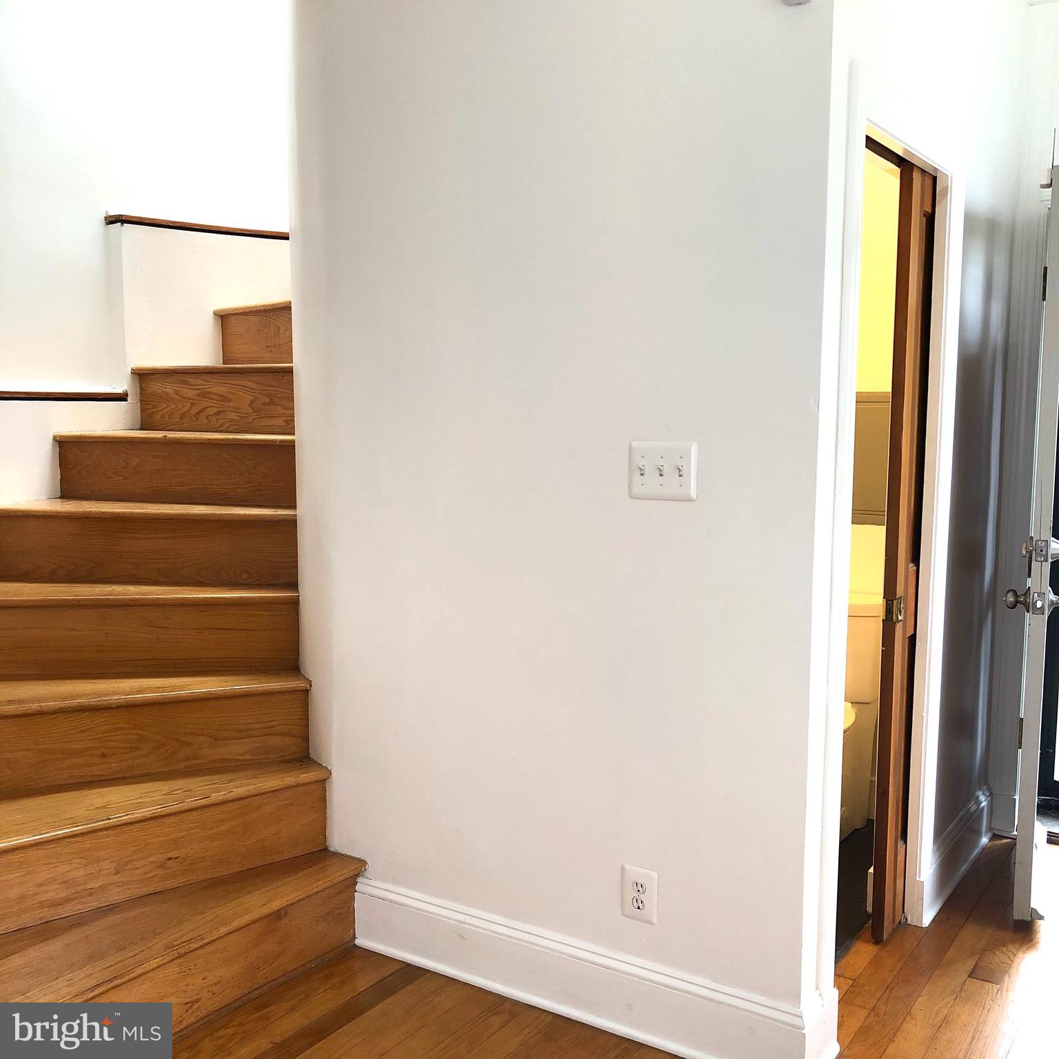 HOLLINS MARKET - Residential Lease