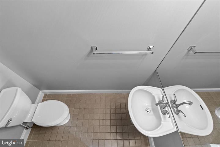 THE SHIPYARD - Residential Lease