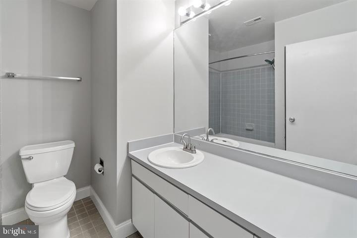 THE SHIPYARD - Residential Lease