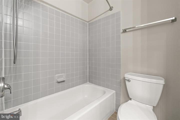 THE SHIPYARD - Residential Lease