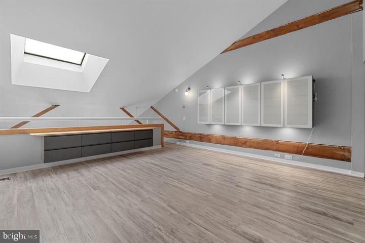 THE SHIPYARD - Residential Lease