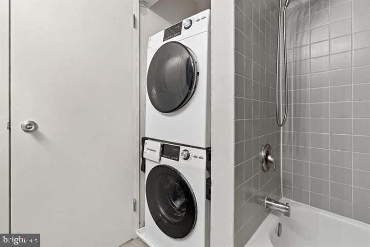 THE SHIPYARD - Residential Lease