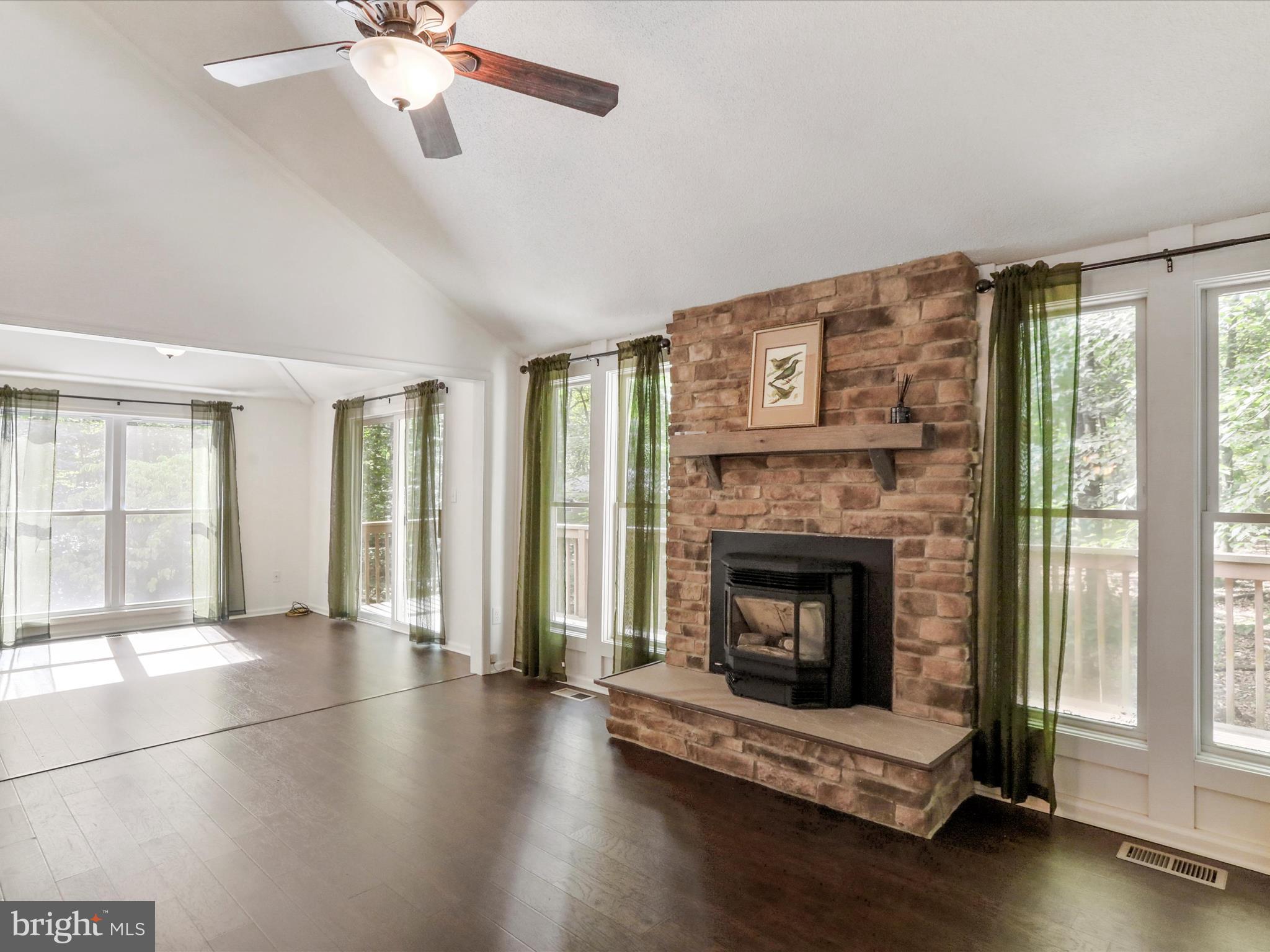 THE WOODS - Residential