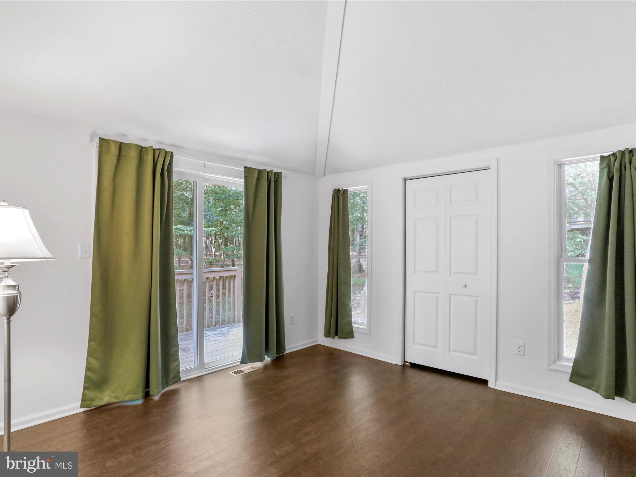 THE WOODS - Residential