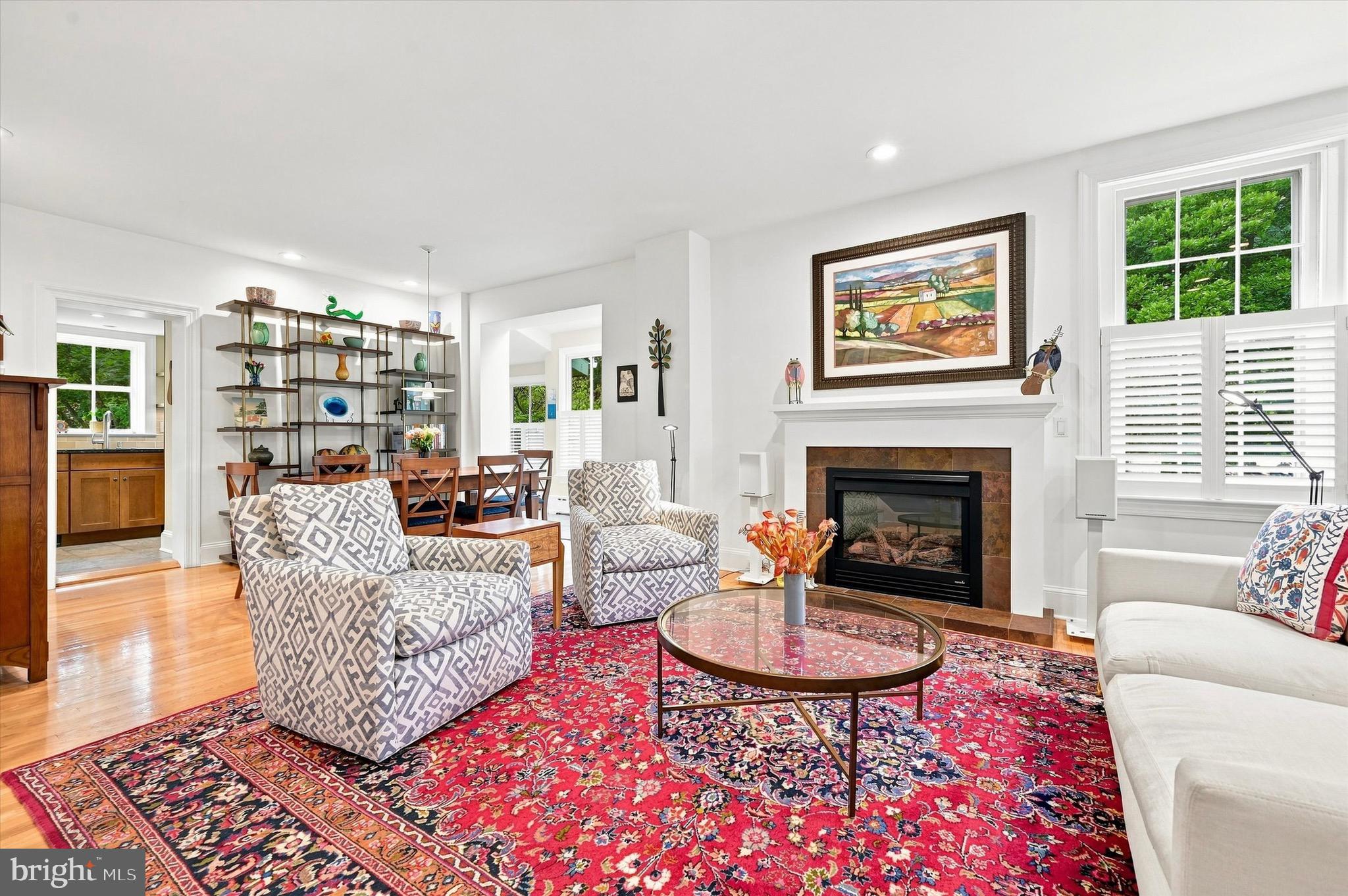 124 W GRAVERS LANE