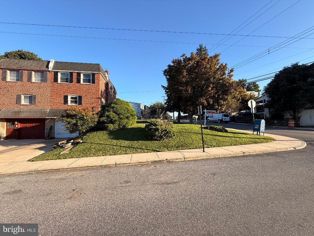 12 E WYNCLIFFE AVENUE