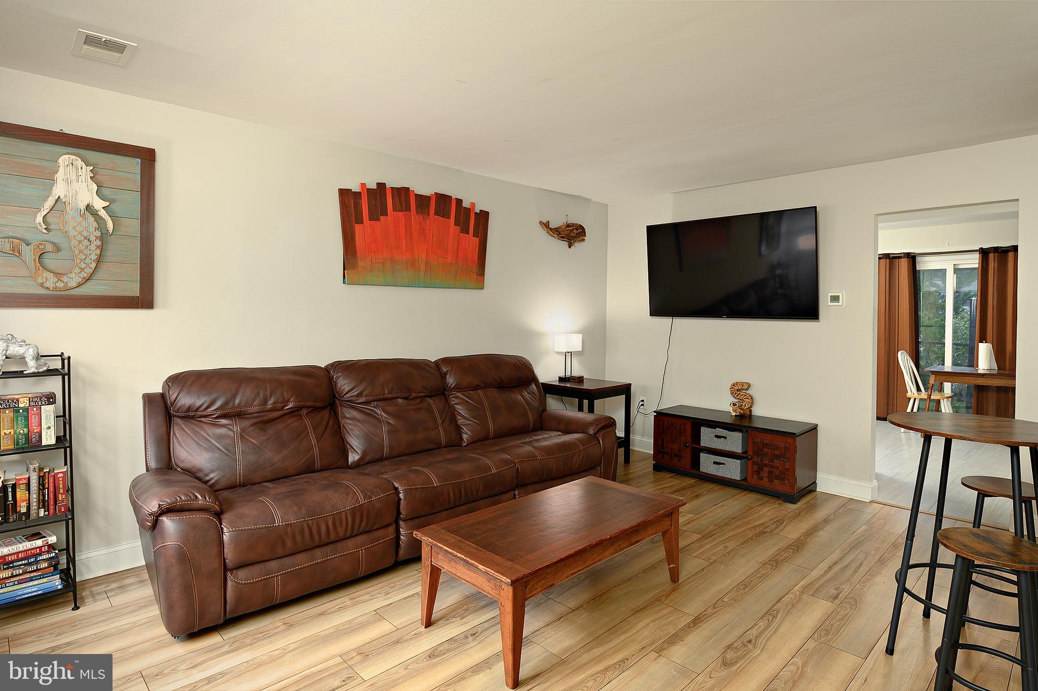 SUSSEX SQUARE CONDO - Residential