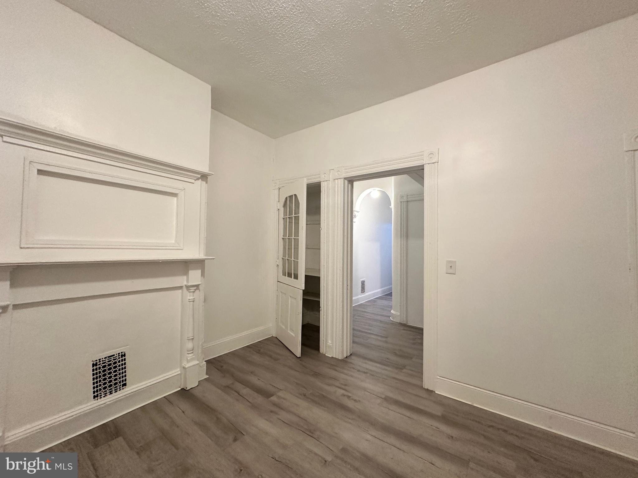 SANDTOWN-WINCHESTER - Residential