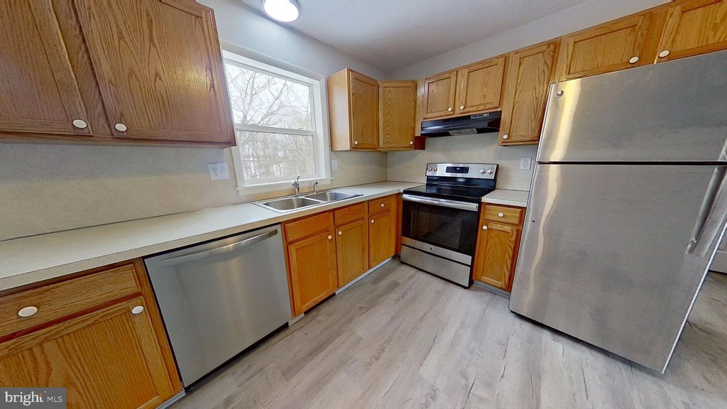 Photo of 226 Craigdan Drive, RED LION, PA 17356 (MLS # PAYK2096958)