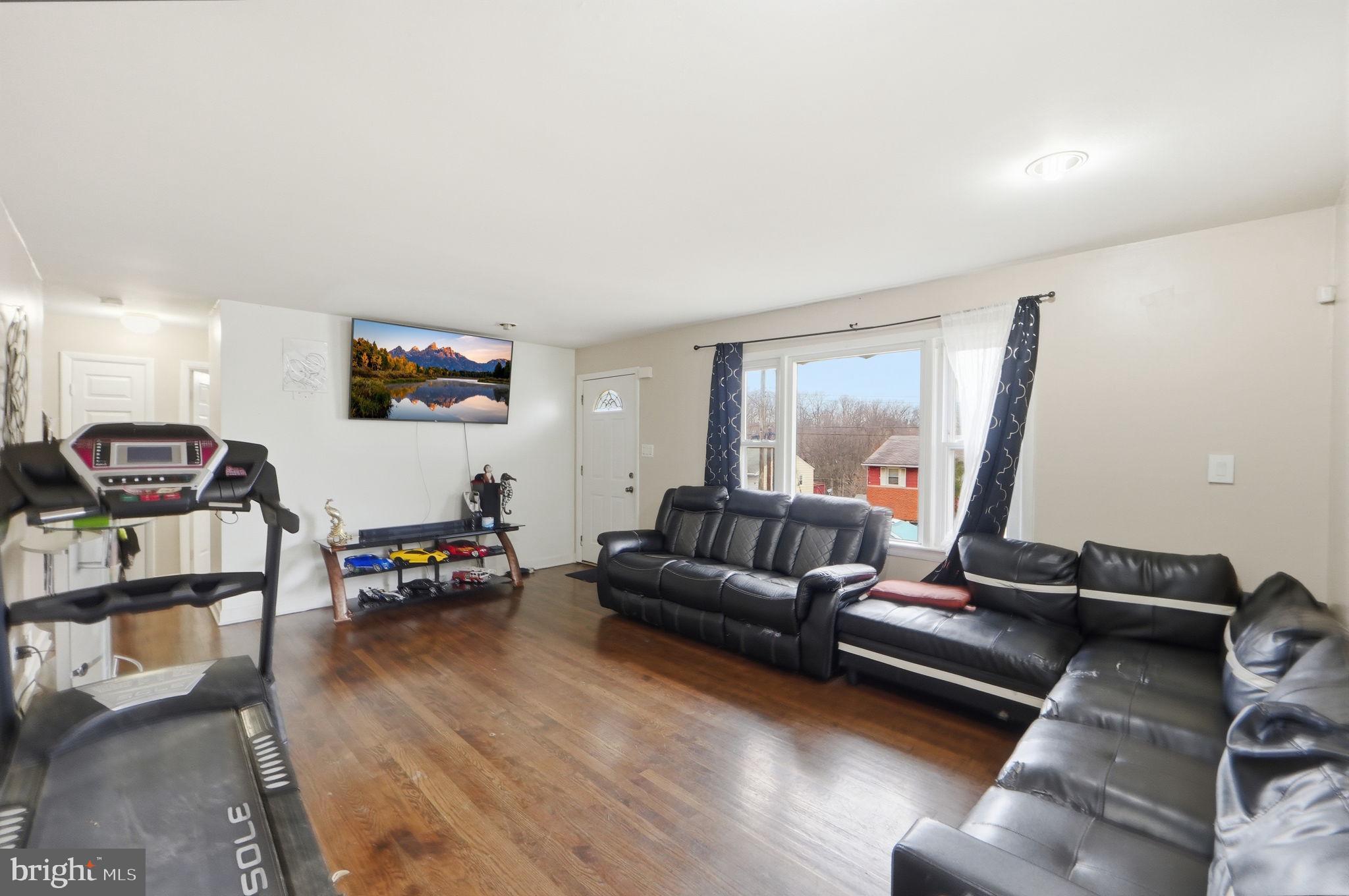 WEST LANHAM - Residential