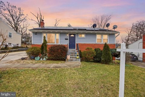 7421 HENDRICKS DRIVE HYATTSVILLE MD 20784