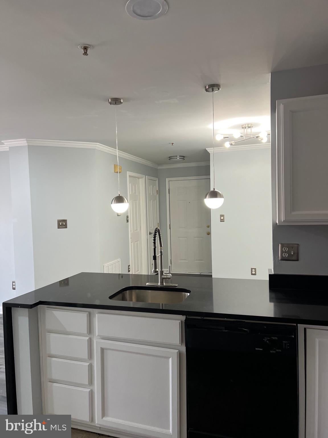 SUMMERHOUSE CONDO - Residential