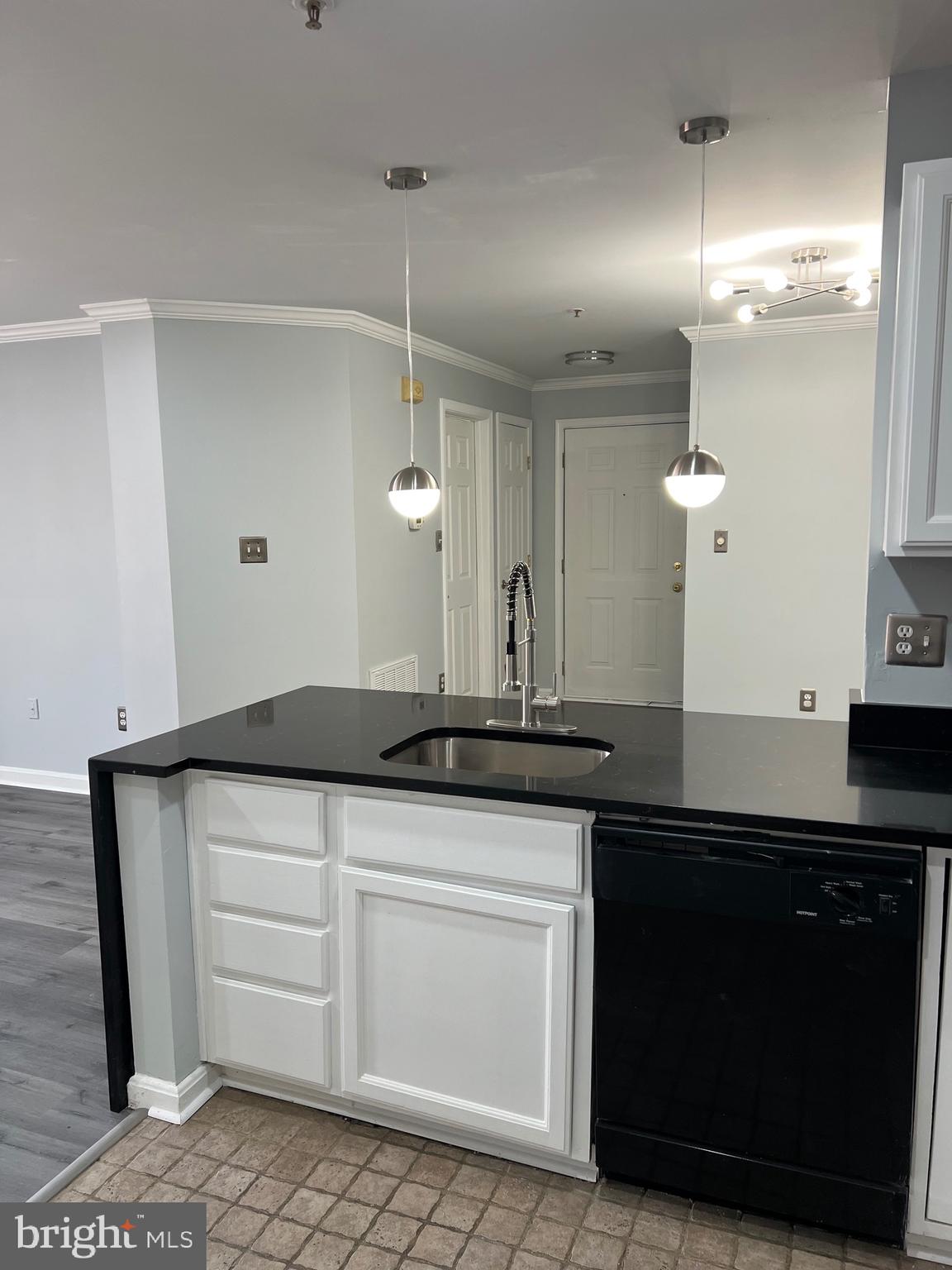 SUMMERHOUSE CONDO - Residential