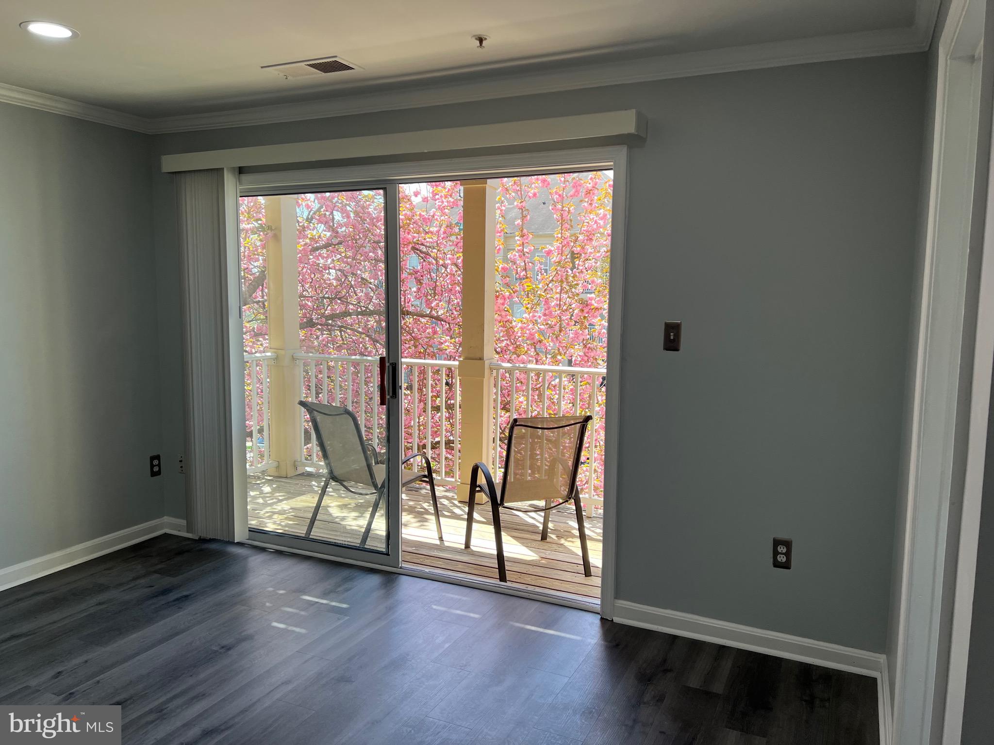 SUMMERHOUSE CONDO - Residential