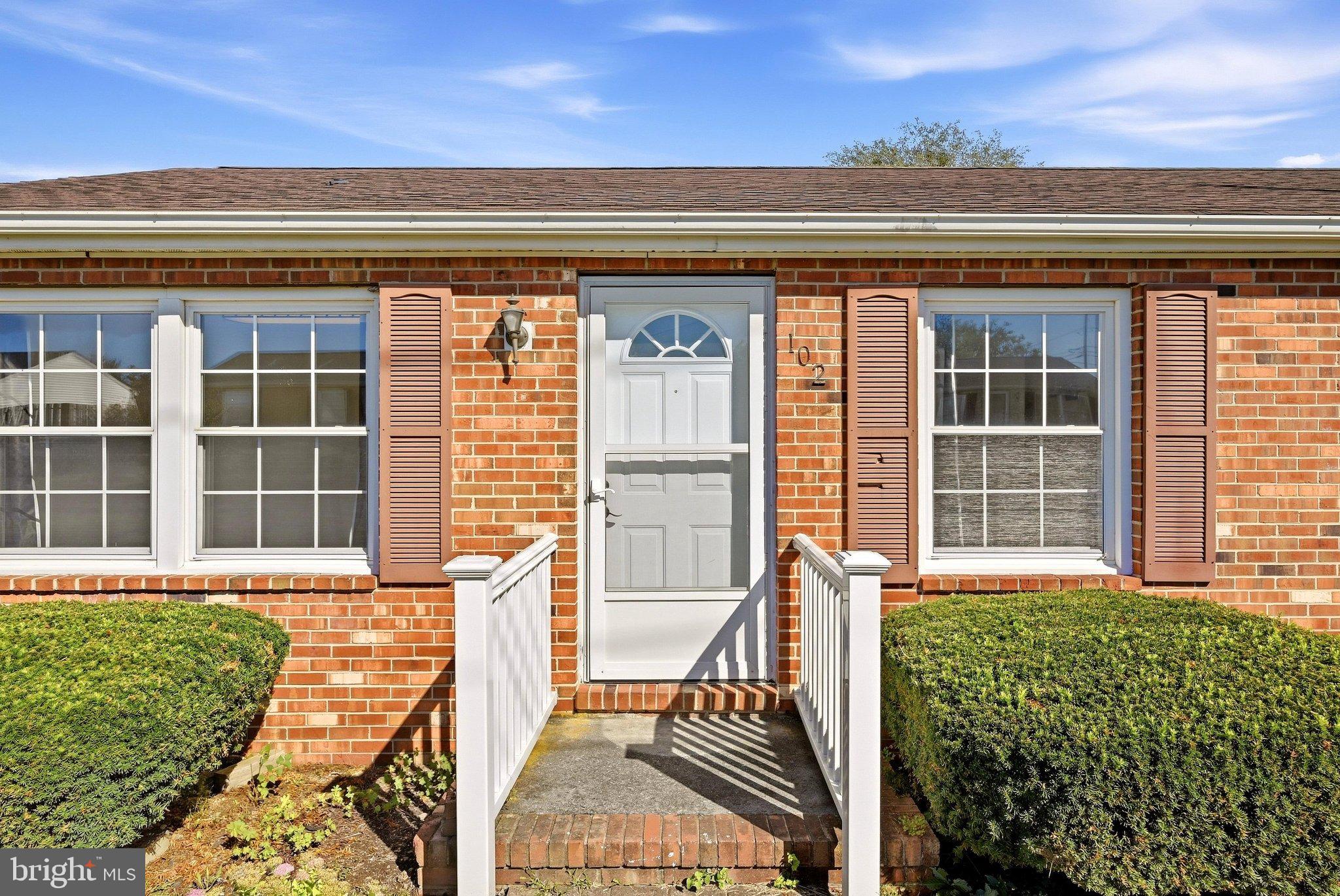 102 GREEN PARK COURT