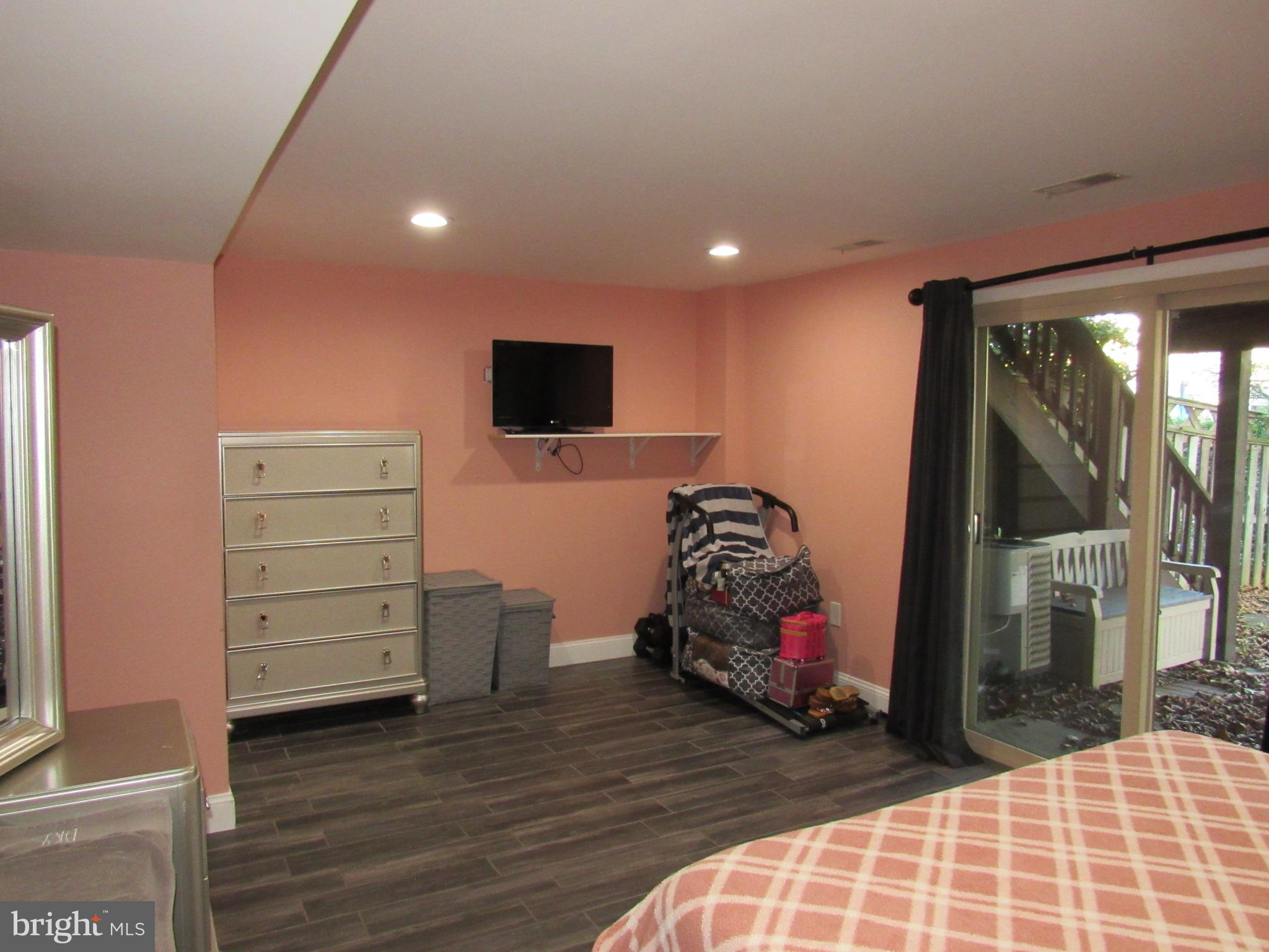 WATERSIDE - Residential