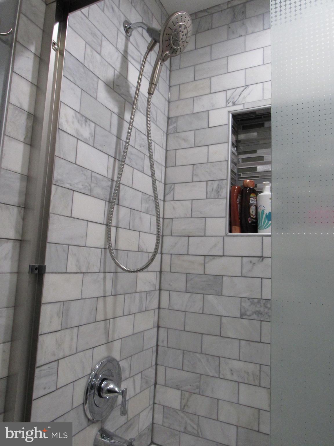 WATERSIDE - Residential