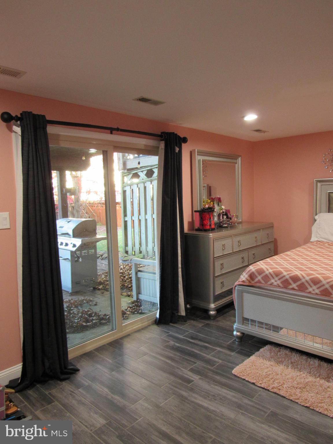 WATERSIDE - Residential